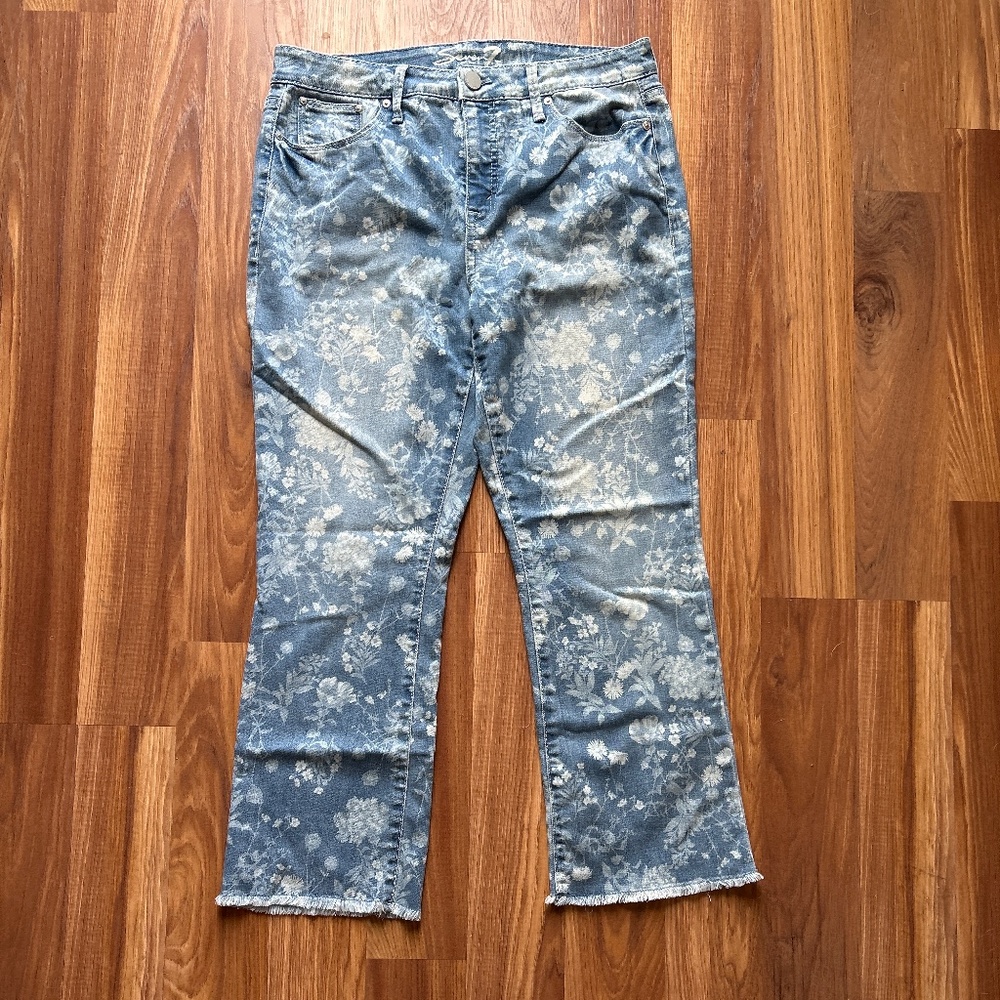 Seven7 kick crop flare floral jeans